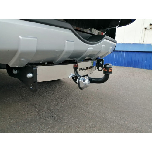 Фаркоп BALTEX на MITSUBISHI Pajero 2006–  Арт. 14.2062.56 (3/5 дверей, фаркоп с нерж. Накладкой)